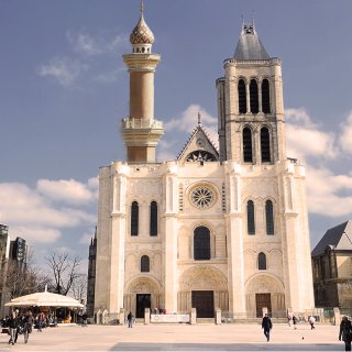 Le gouvernement a décidé de reconstruire la tour nord de la basilique de Saint Denis